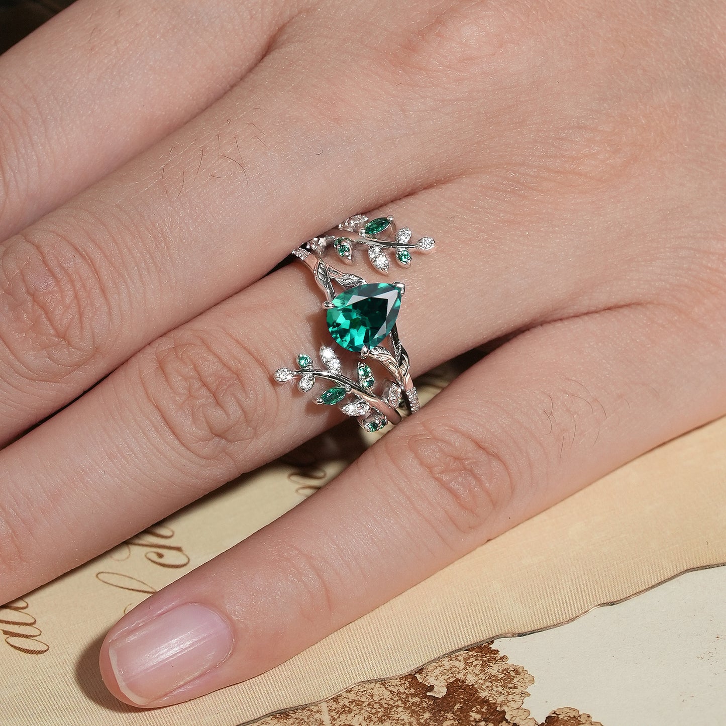 Emerald Engagement Ring Set 2pcs