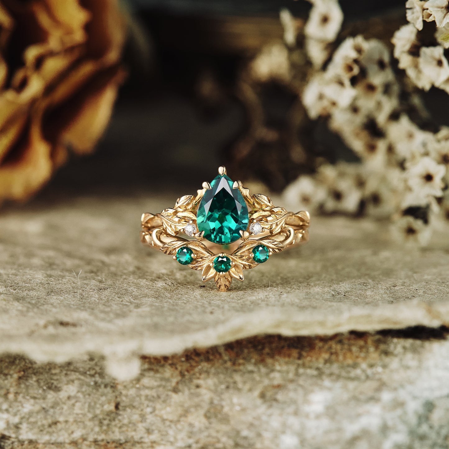 GemsMagic African Violet Inspired Emerald Engagement Ring Set 2pcs