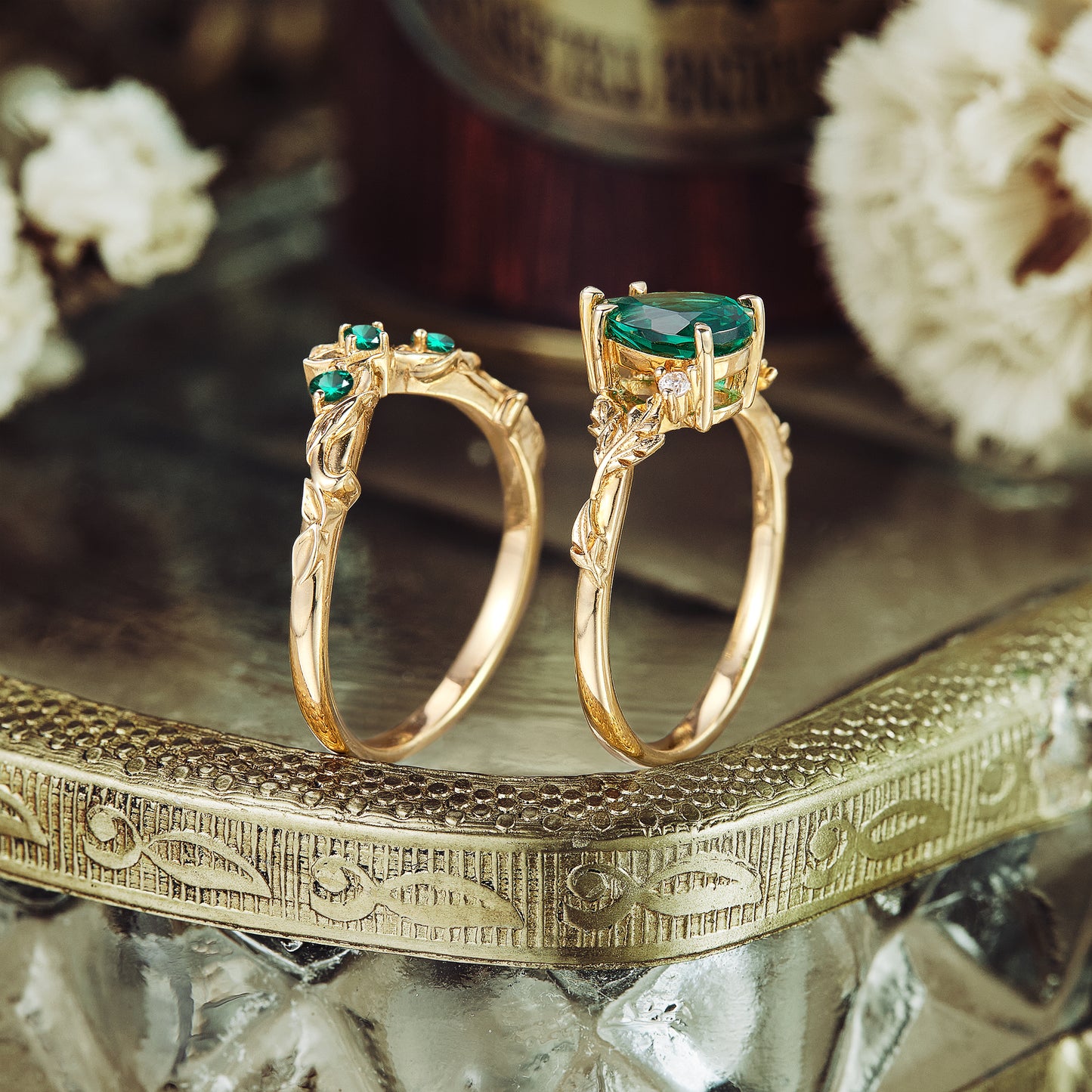 African Violet Inspired Emerald Engagement Ring Set 2pcs - Amara - GemsMagic