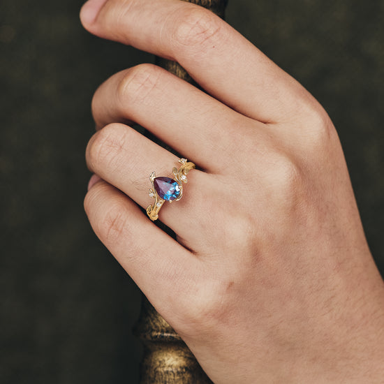 GemsMagic Pear Cut Alexandrite Engagement Ring - Olivia