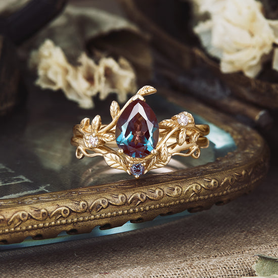 GemsMagic Alexandrite Leaf Engagement Ring Set 2pcs