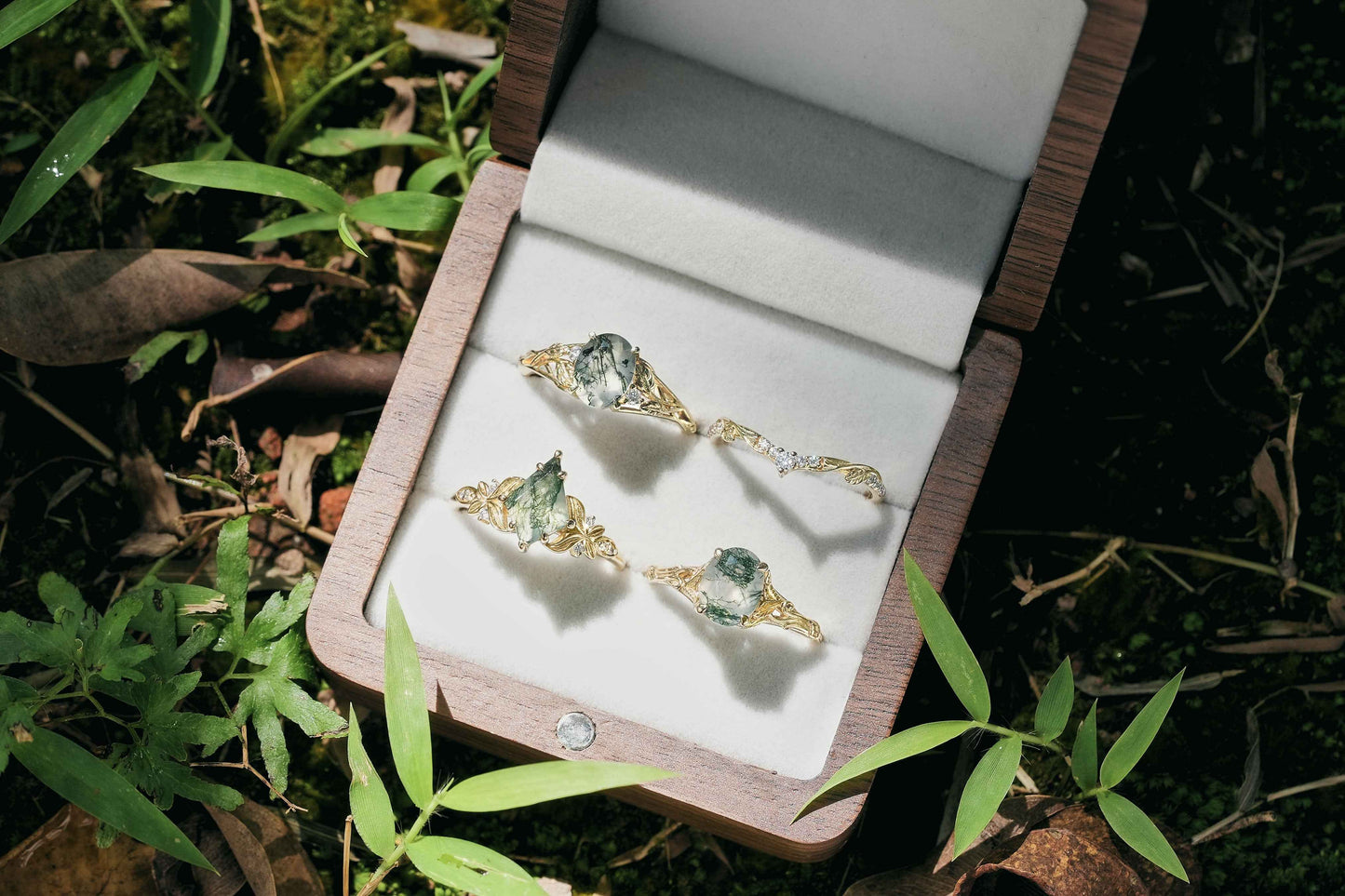 Embracing Nature's Romance with Moss Agate Engagement Rings - GemsMagic