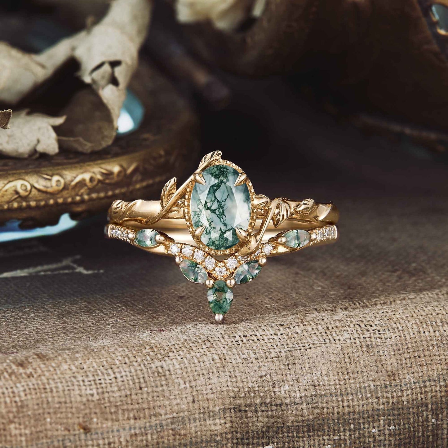 HOW TO PICK AN ENGAGEMENT RING: TOGETHER OR ALONE - GemsMagic