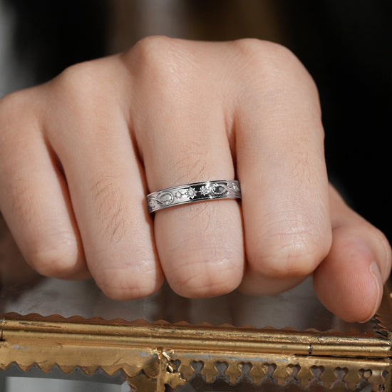 Moissanite Men's Band