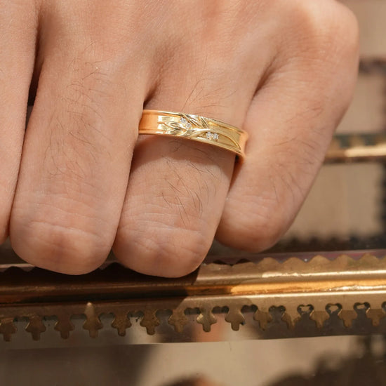Men's Band with Moissanite