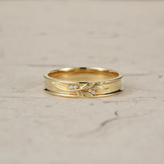 Men's Band with Moissanite