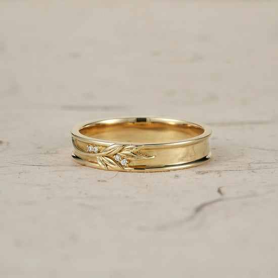 Men's Band with Moissanite