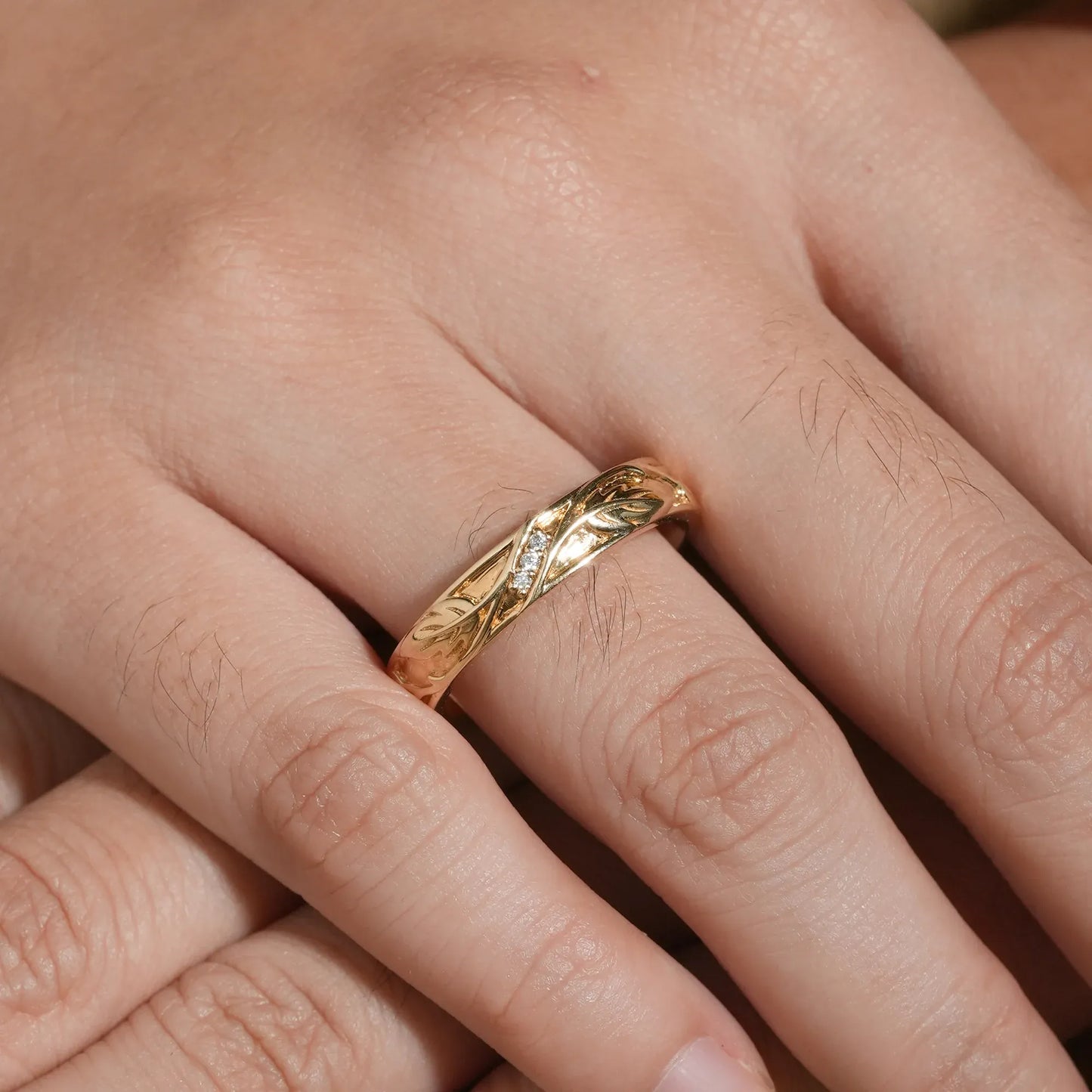 Leaf Inspired Men's Band with Moissanite