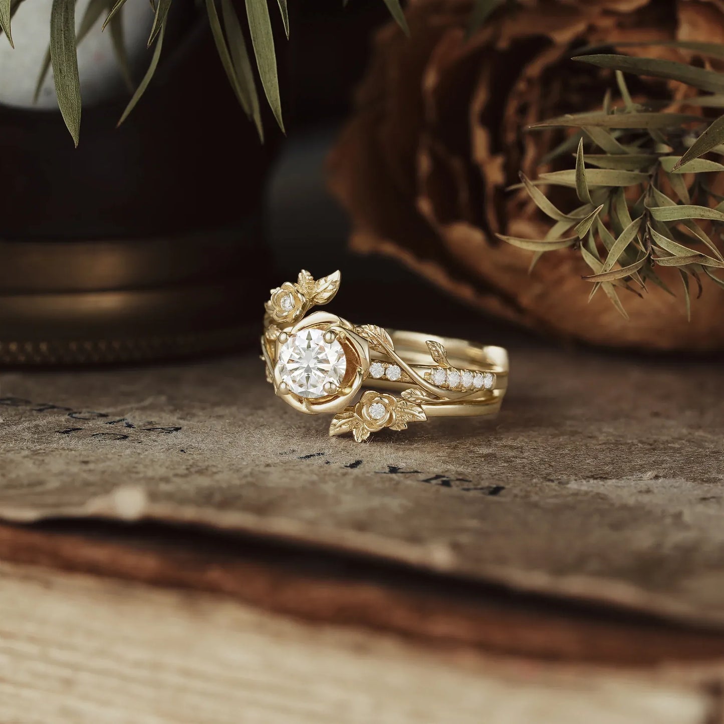 Three Roses Moissanite Ring Set