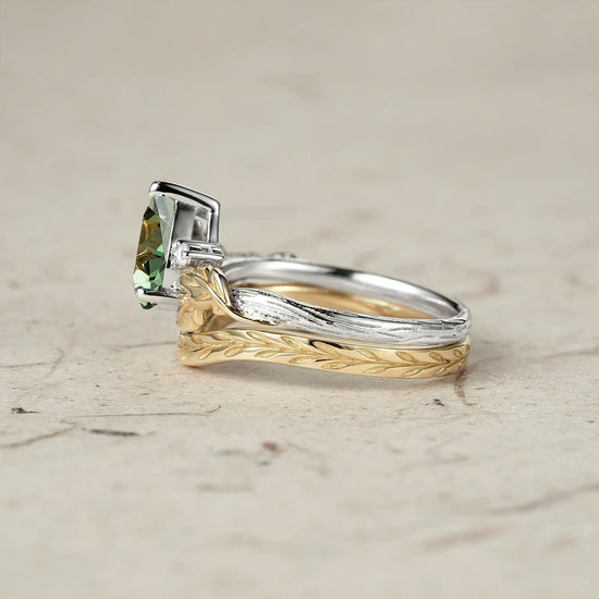Leaf and Wood Pattern Green Sapphire Ring Set