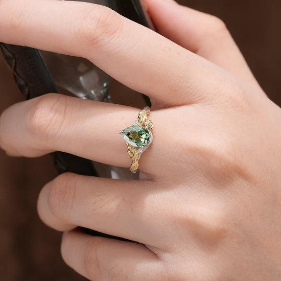 Leaf and Wood Pattern Green Sapphire Ring
