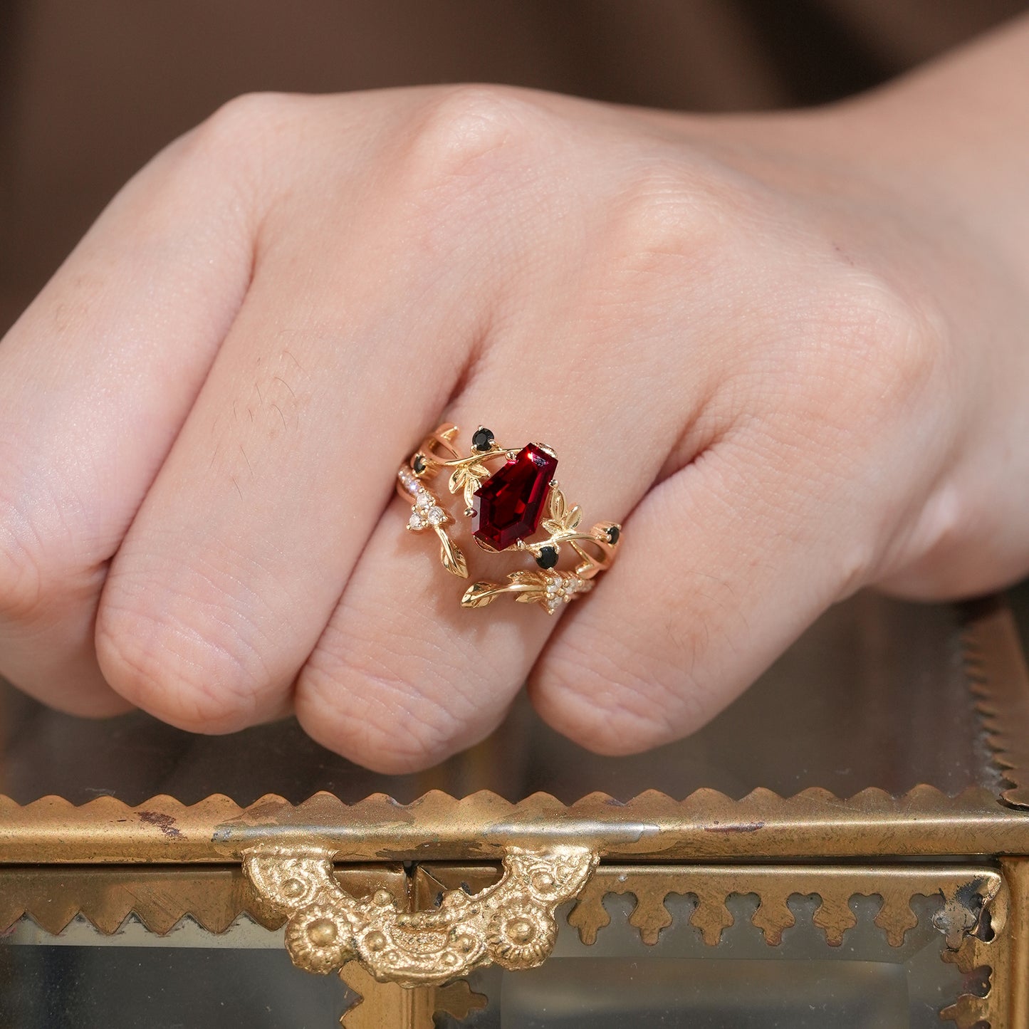 2pcs Coffin Shaped Ruby Leaf Ring Set