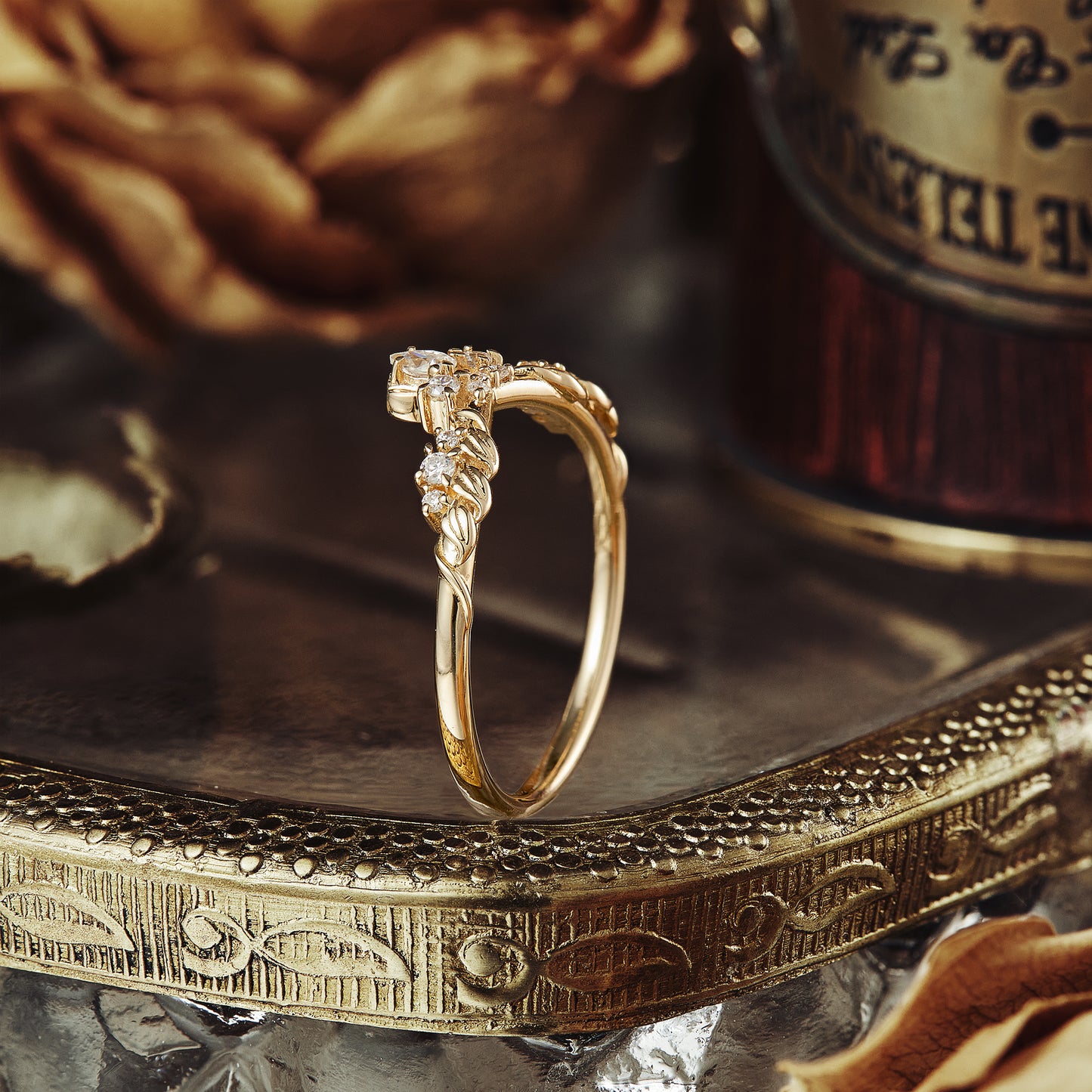 Inverted Pear Leaf Design Wedding Band