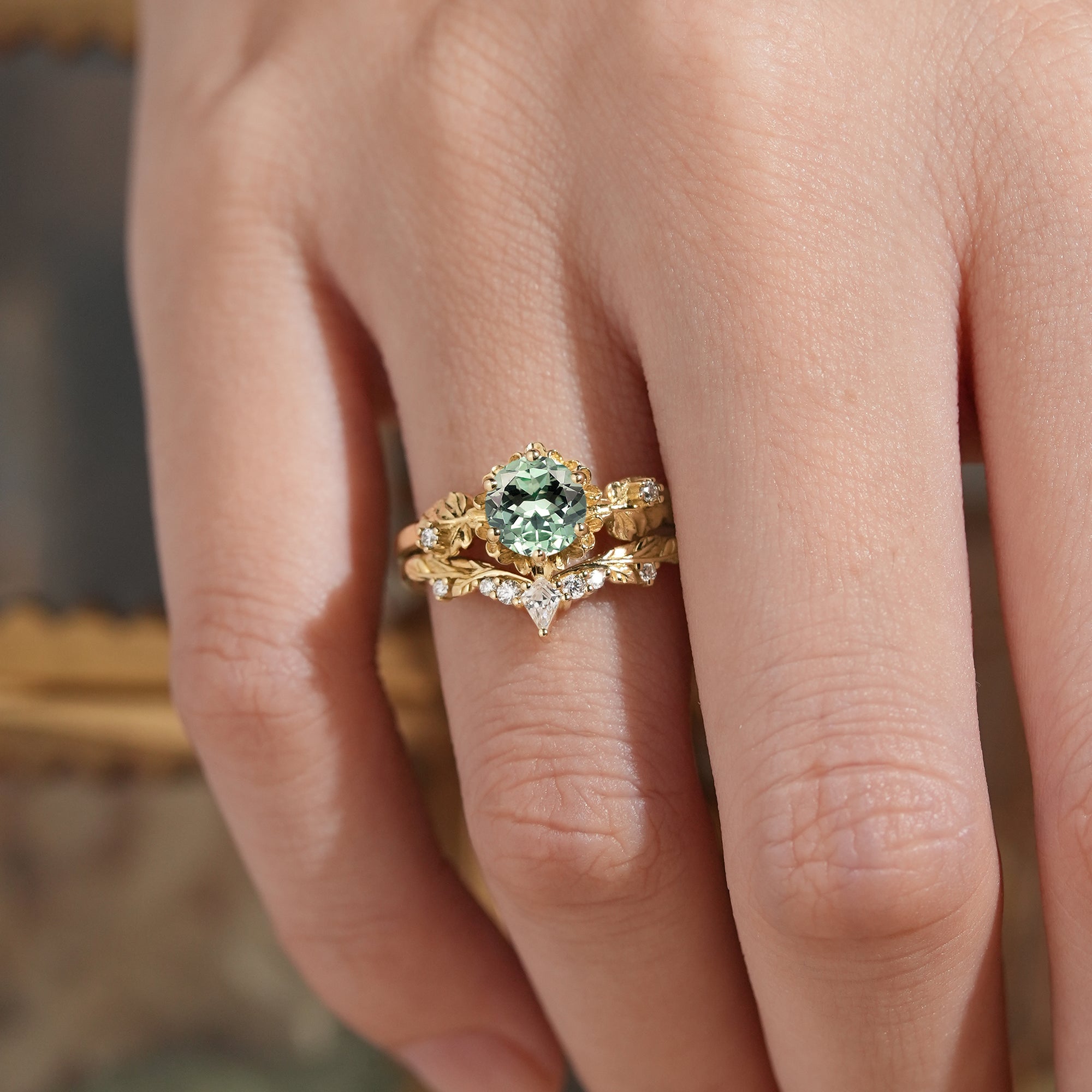 Round Cut Green Sapphire Nature Inspired Bridal Ring Set - Leora