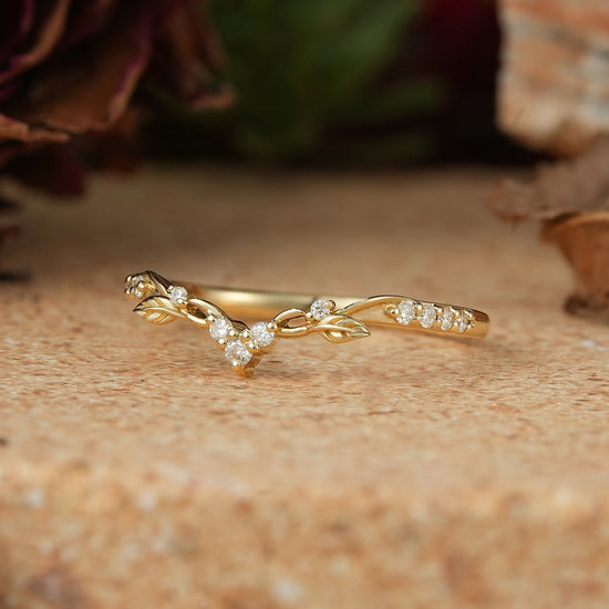 Moissanite Leaf And Stag Inspired Curved Wedding Ring