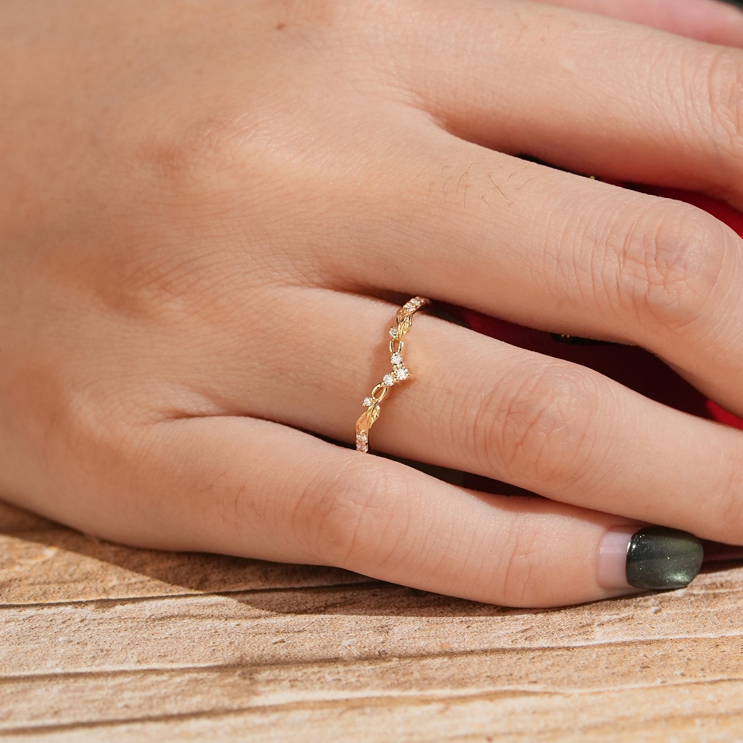 Moissanite Leaf And Stag Inspired Curved Wedding Ring