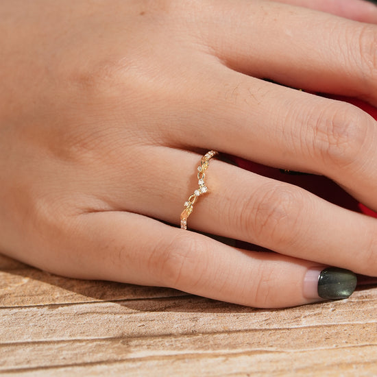 Moissanite Leaf And Stag Inspired Curved Wedding Ring