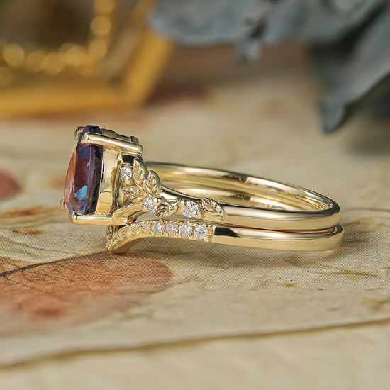 Alexandrite Engagement Ring Set 2pcs - Cressida - GemsMagic