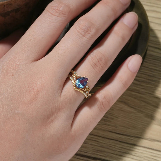 Alexandrite Engagement Ring Set 2pcs - Cressida - GemsMagic