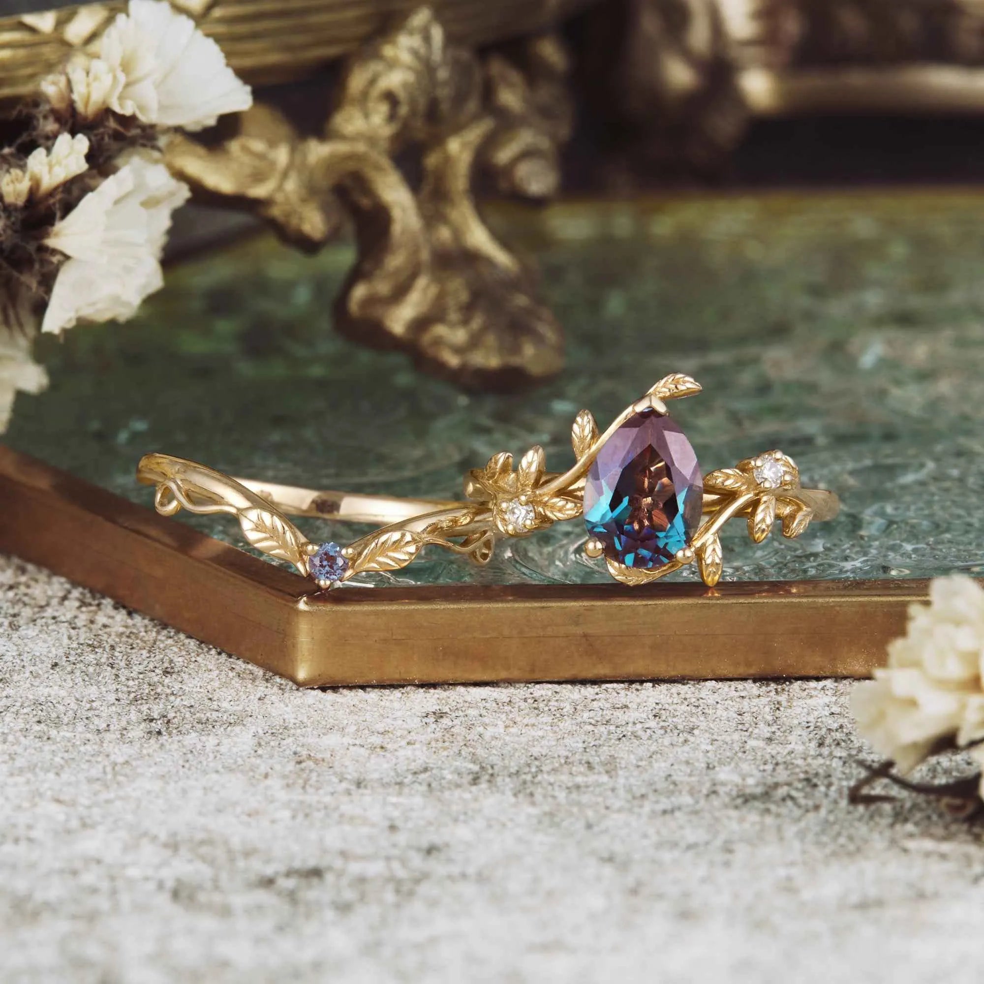 Alexandrite Leaf Engagement Ring Set 2pcs - GemsMagic - GemsMagic