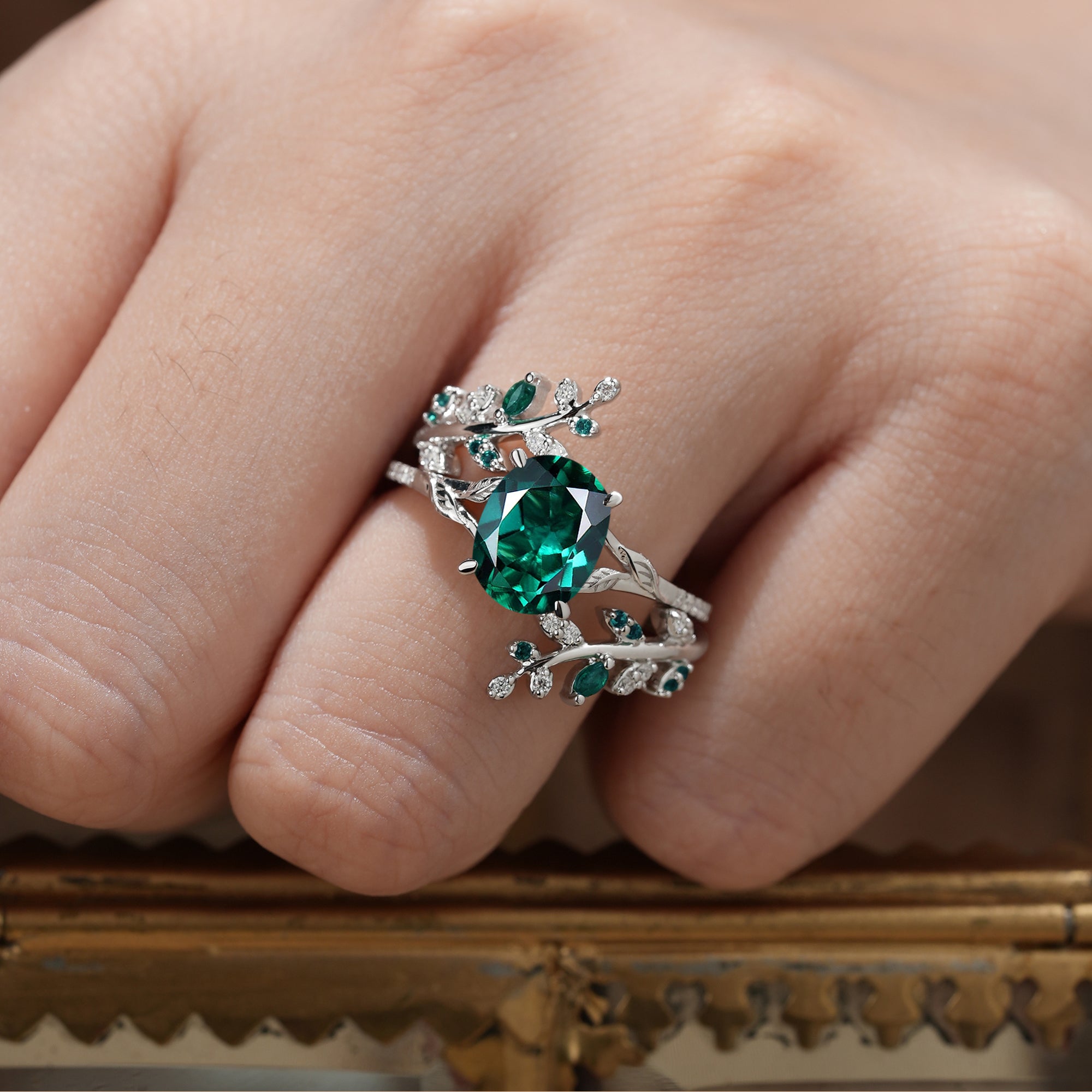 Aphrodite's Enchanted Vine | A Mythical Emerald Engagement Ring Set - GemsMagic