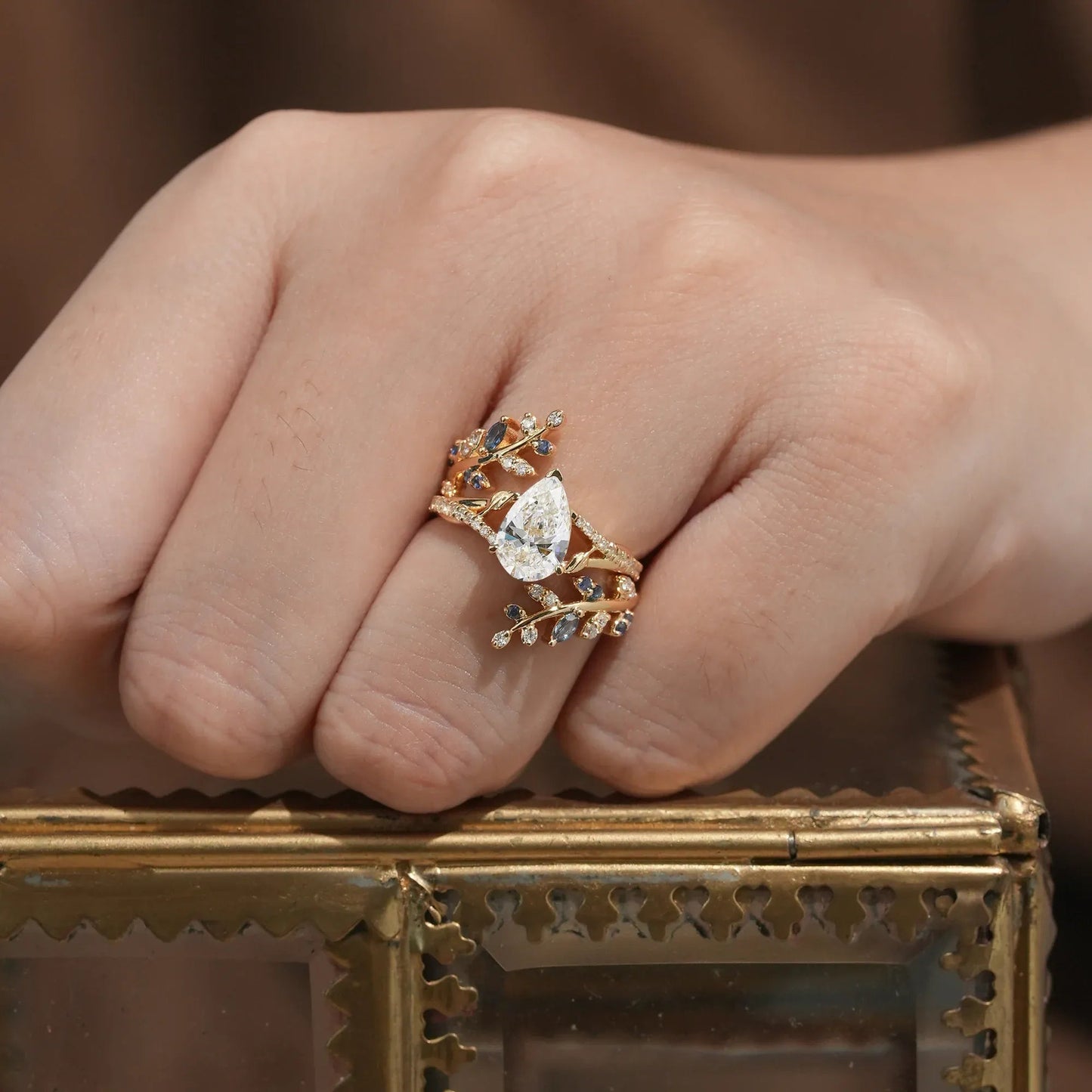 Aphrodite's Nature - Inspired Pear Cut Moissanite and Sapphire Ring Set - Aurora - GemsMagic