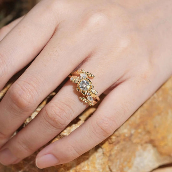 Blooming Rose Moissanite with Rose Buds Ring Set - Yuna - GemsMagic