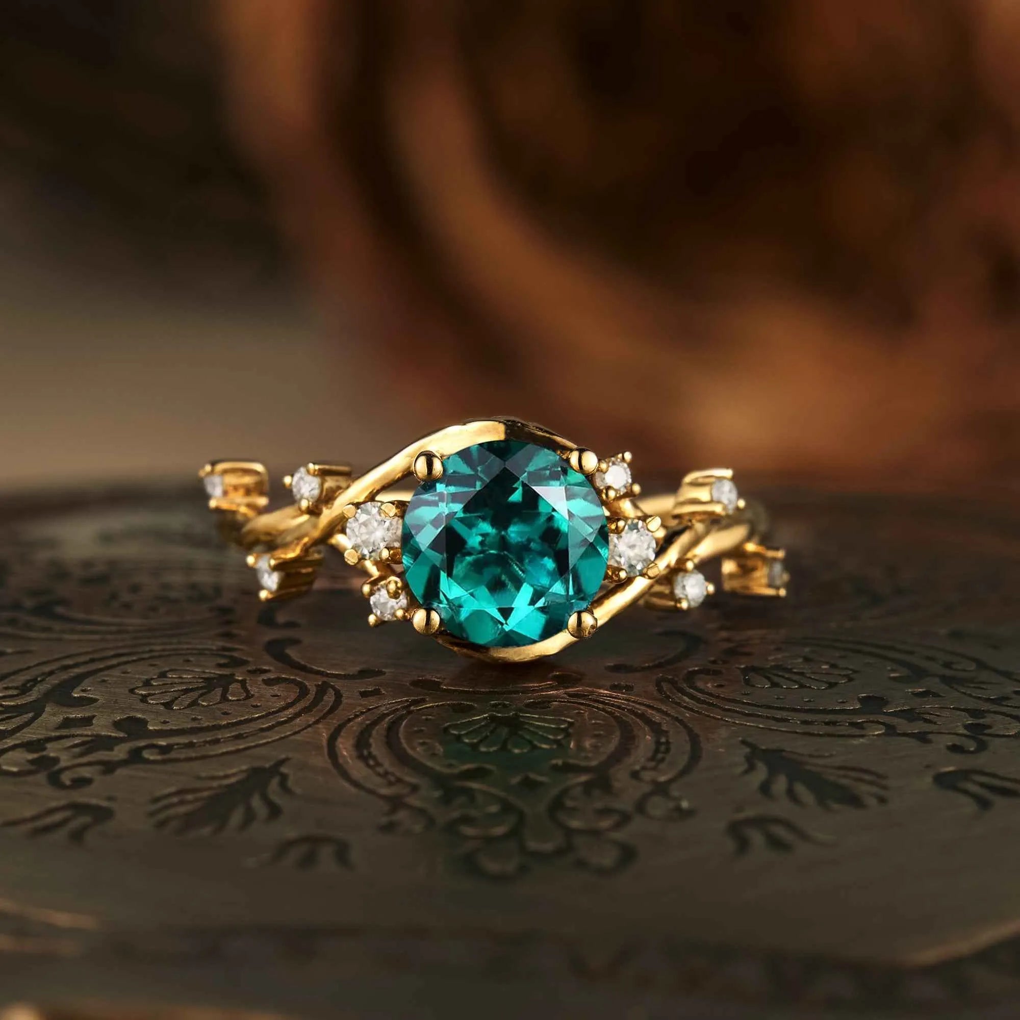 Branches Entwined Charming Emerald Ring - GemsMagic - GemsMagic
