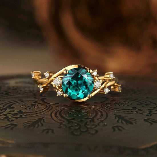 Branches Entwined Charming Emerald Ring - GemsMagic - GemsMagic