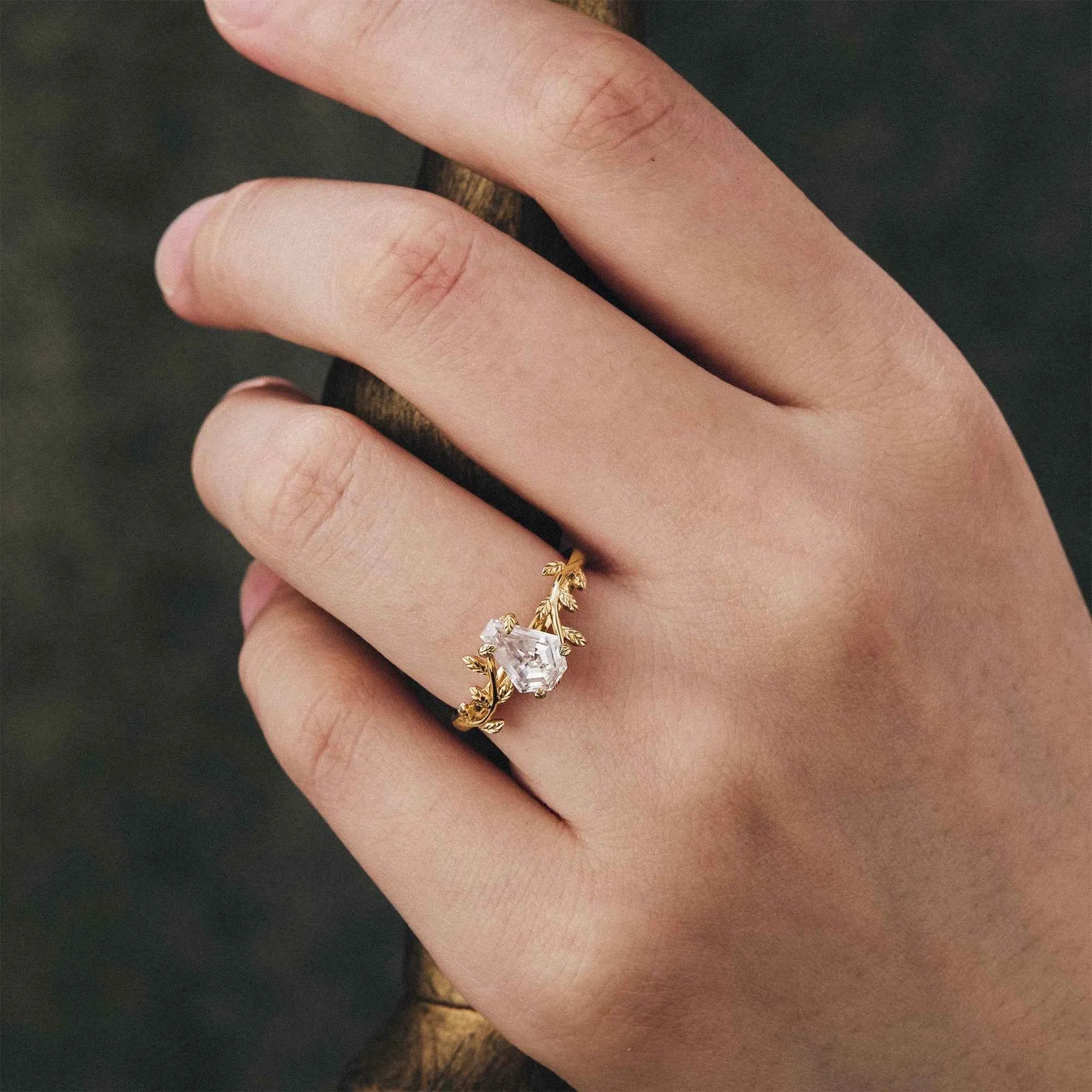 Coffin Shaped Moissanite Cluster Leaf Branch Engagement Ring - GemsMagic - GemsMagic