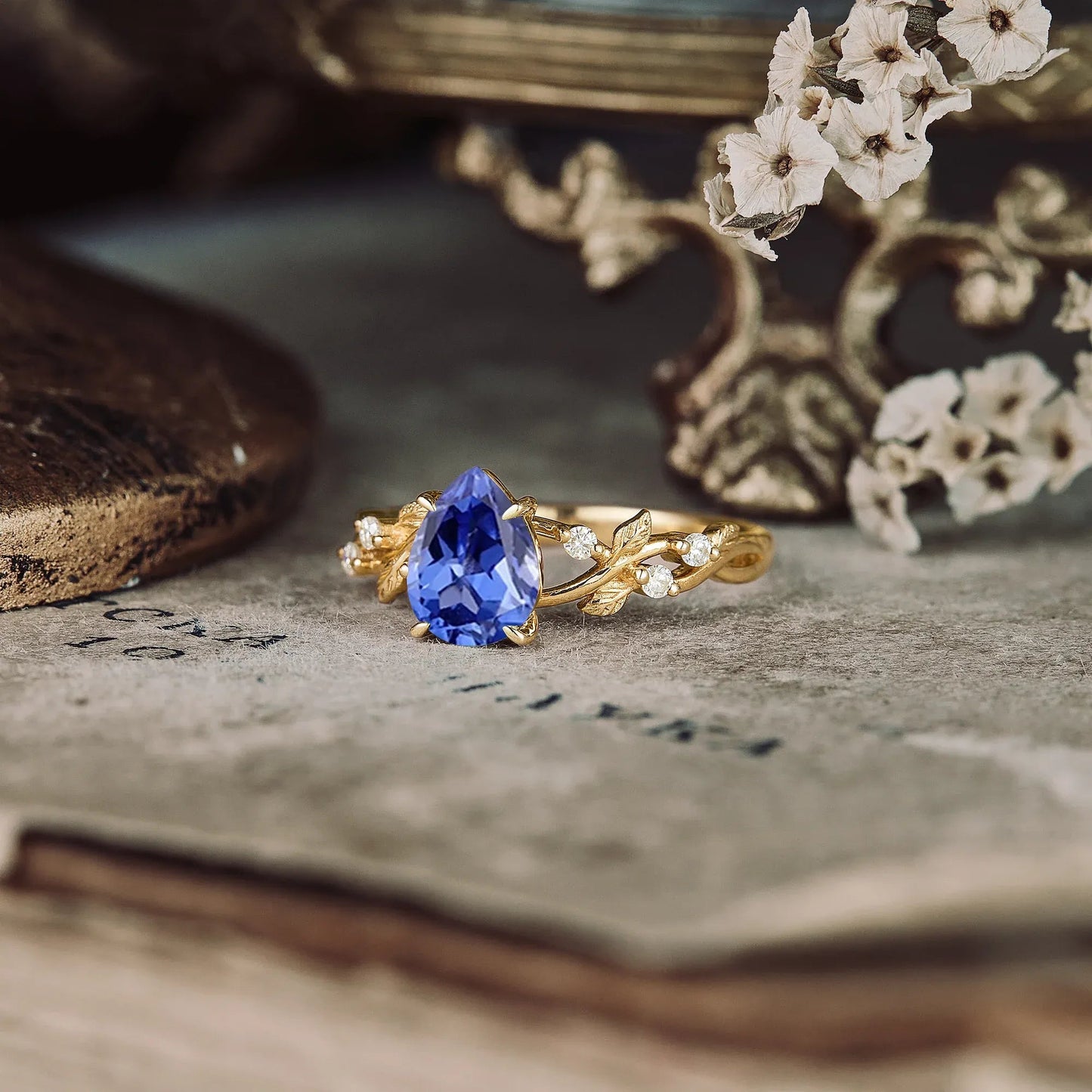 Cornflower Sapphire Leaf Engagement Ring - GemsMagic - GemsMagic