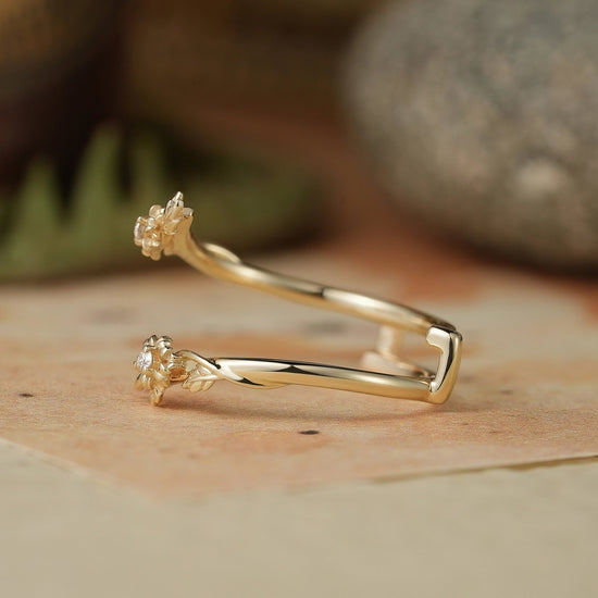 Daisy Inspired Moissanite Enhancer Wedding Band - Zephyrine - GemsMagic