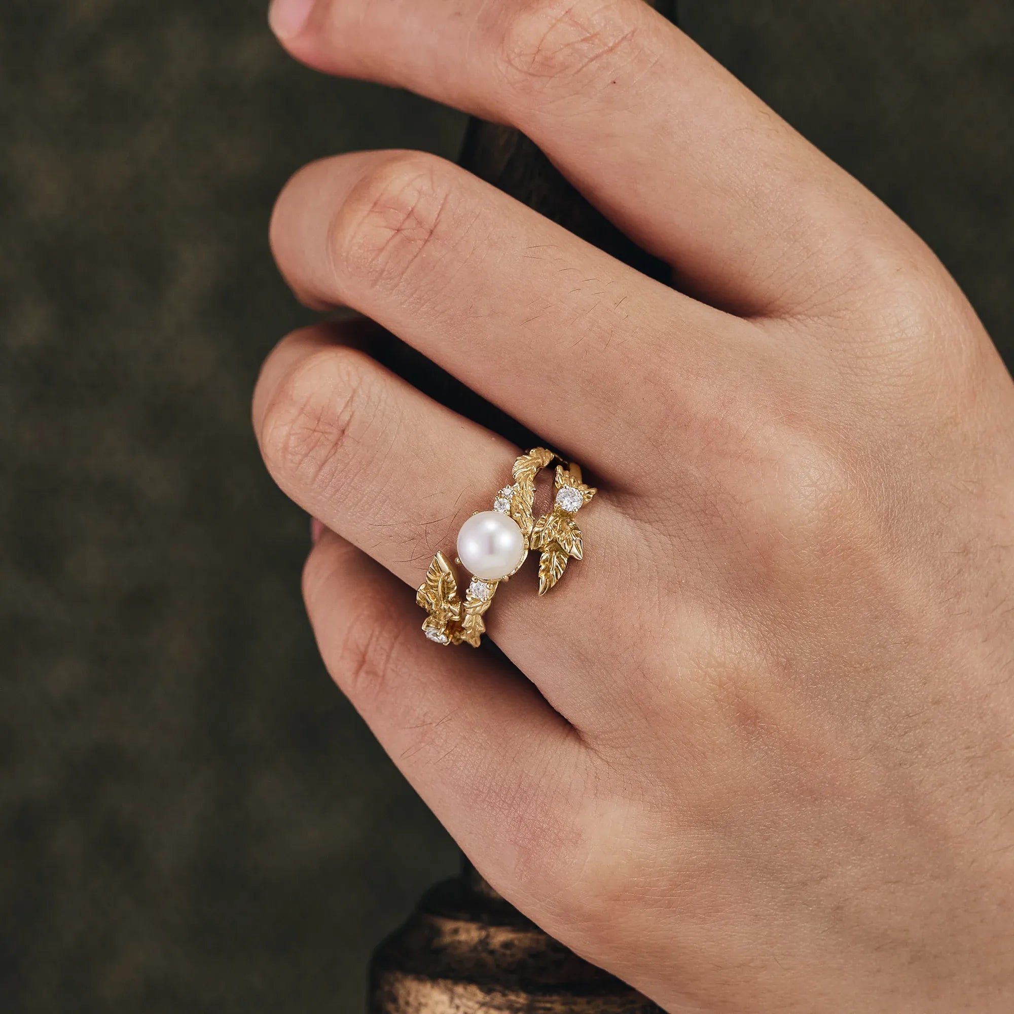 Enchanted Leaf - Inspired Circular Pearl Engagement Ring Set 2pcs - GemsMagic - GemsMagic