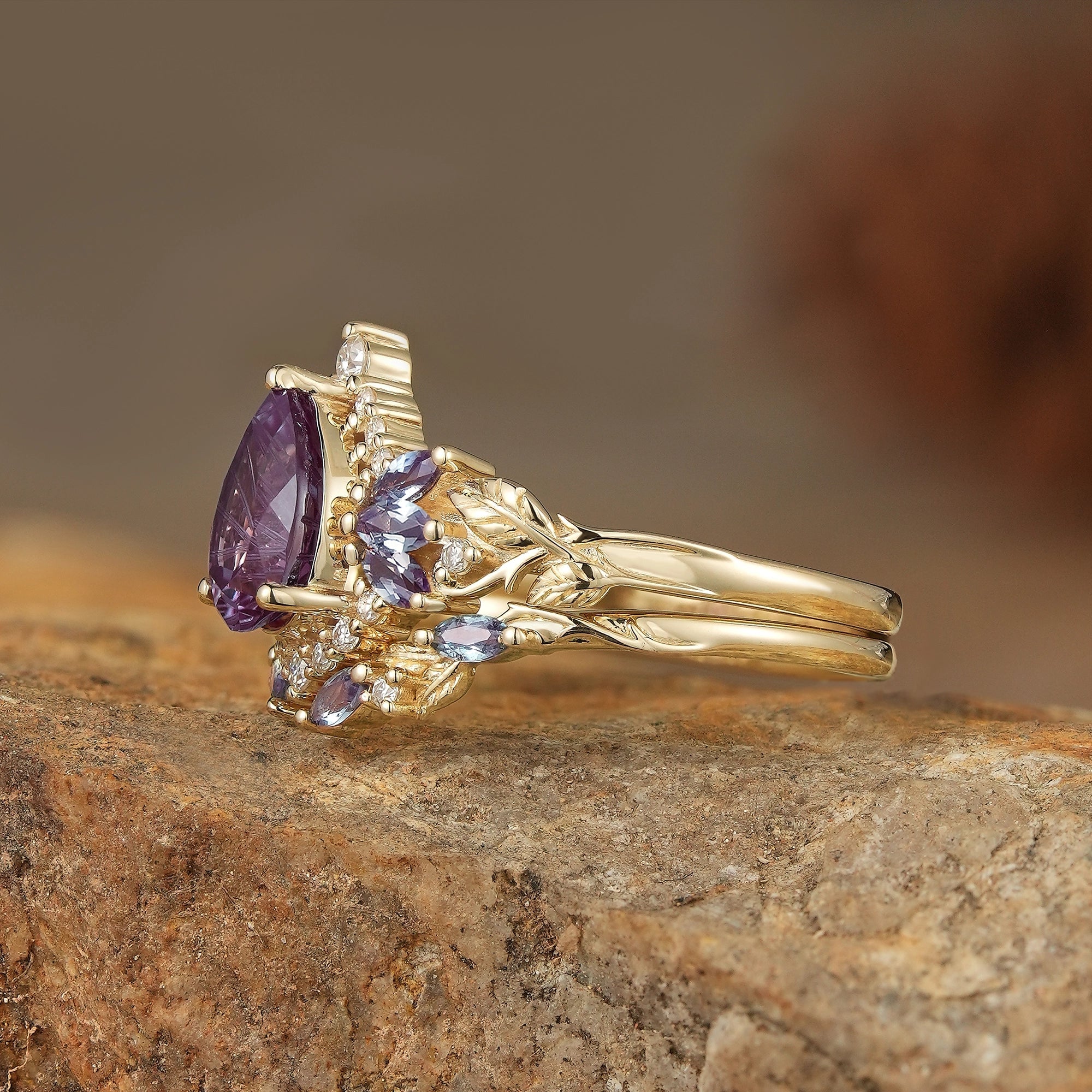 Fairy Ring - Alexandrite Halo Gold Ring Set 2pcs - Vivienne - GemsMagic