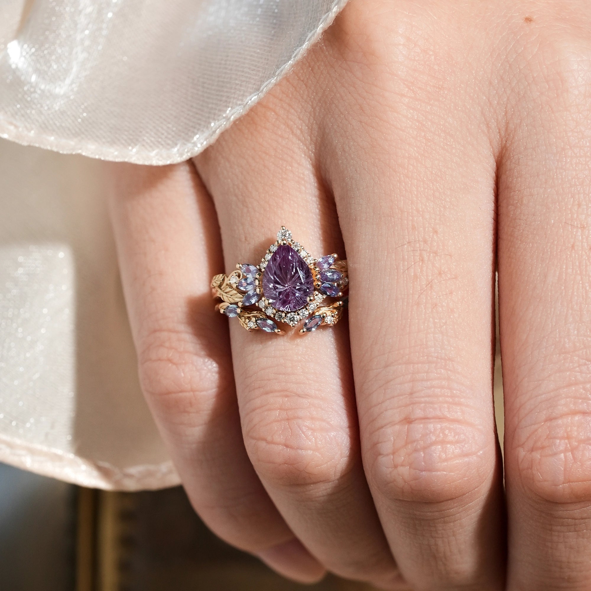 Fairy Ring - Alexandrite Halo Gold Ring Set 2pcs - Vivienne - GemsMagic