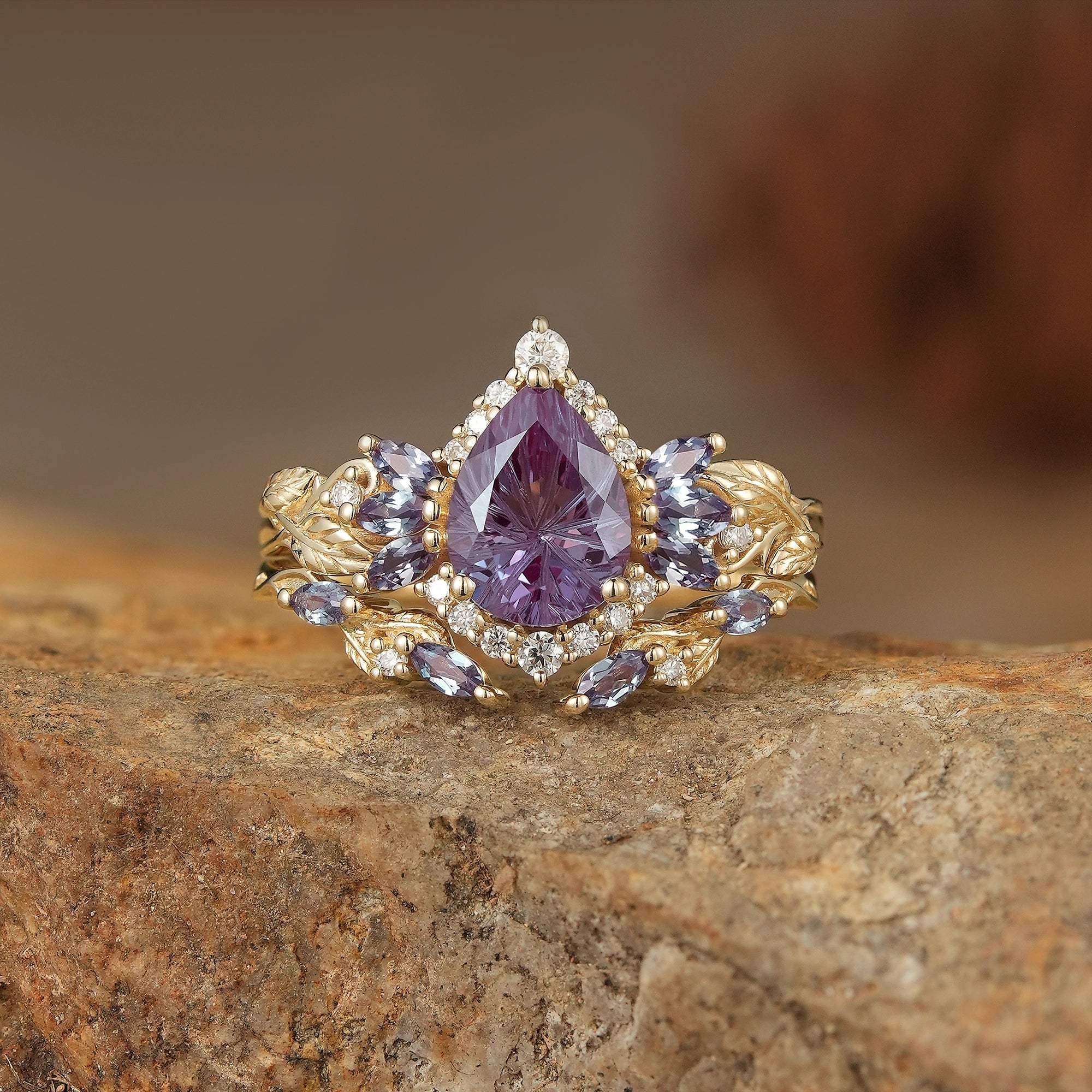 Fairy Ring - Alexandrite Halo Gold Ring Set 2pcs - Vivienne - GemsMagic