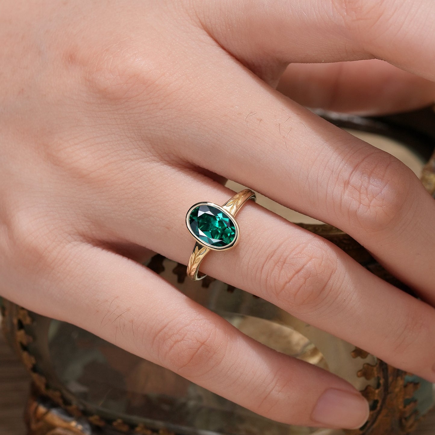 Golden Elegance: Oval Emerald Leaf Ring | Celia (925 Silver) - GemsMagic