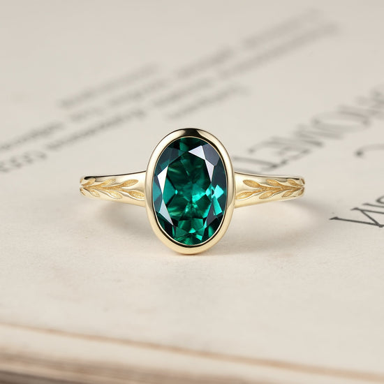 Golden Elegance: Oval Emerald Leaf Ring | Celia (925 Silver) - GemsMagic