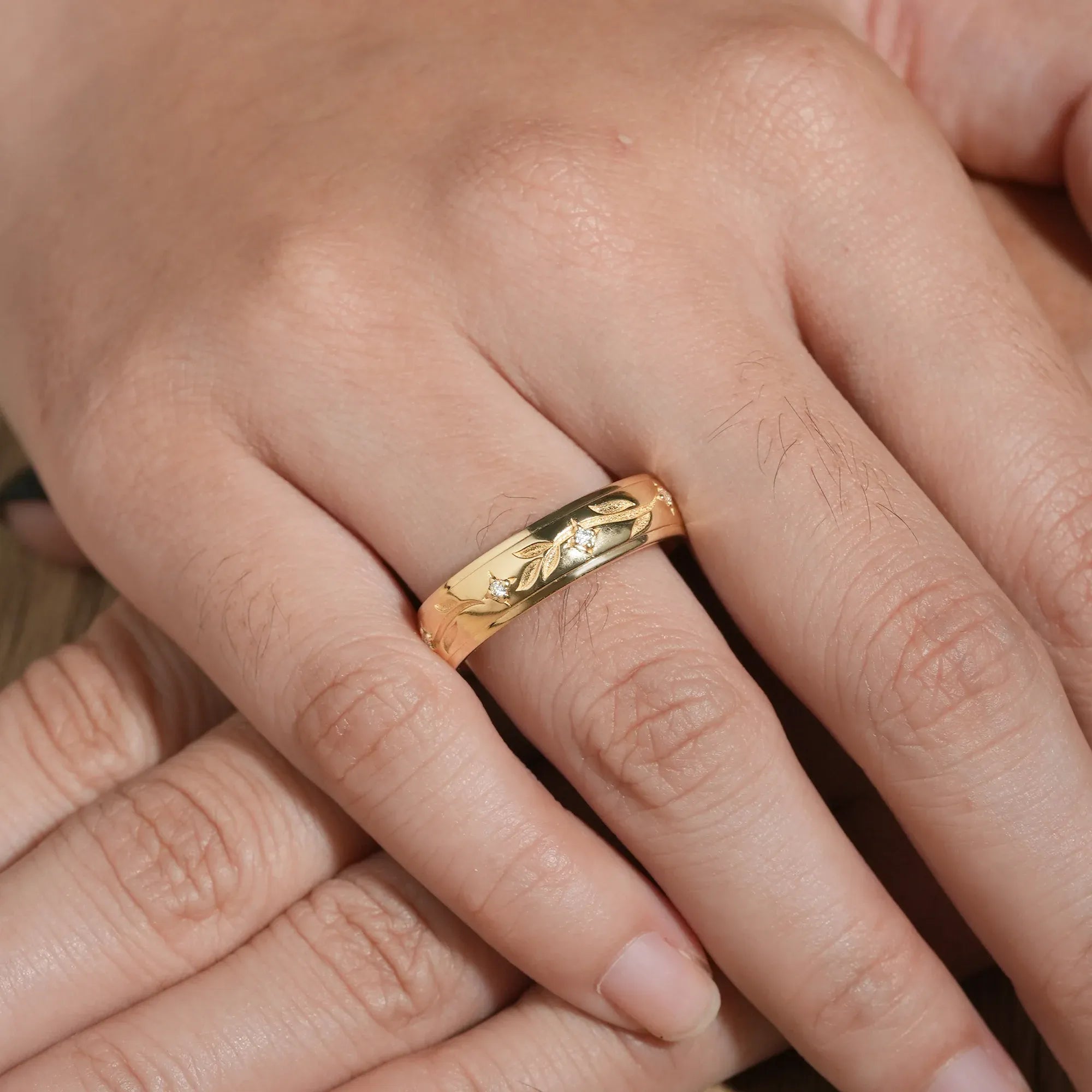 Golden Laurel Men's Band with Diamond Accents - Laurence - GemsMagic