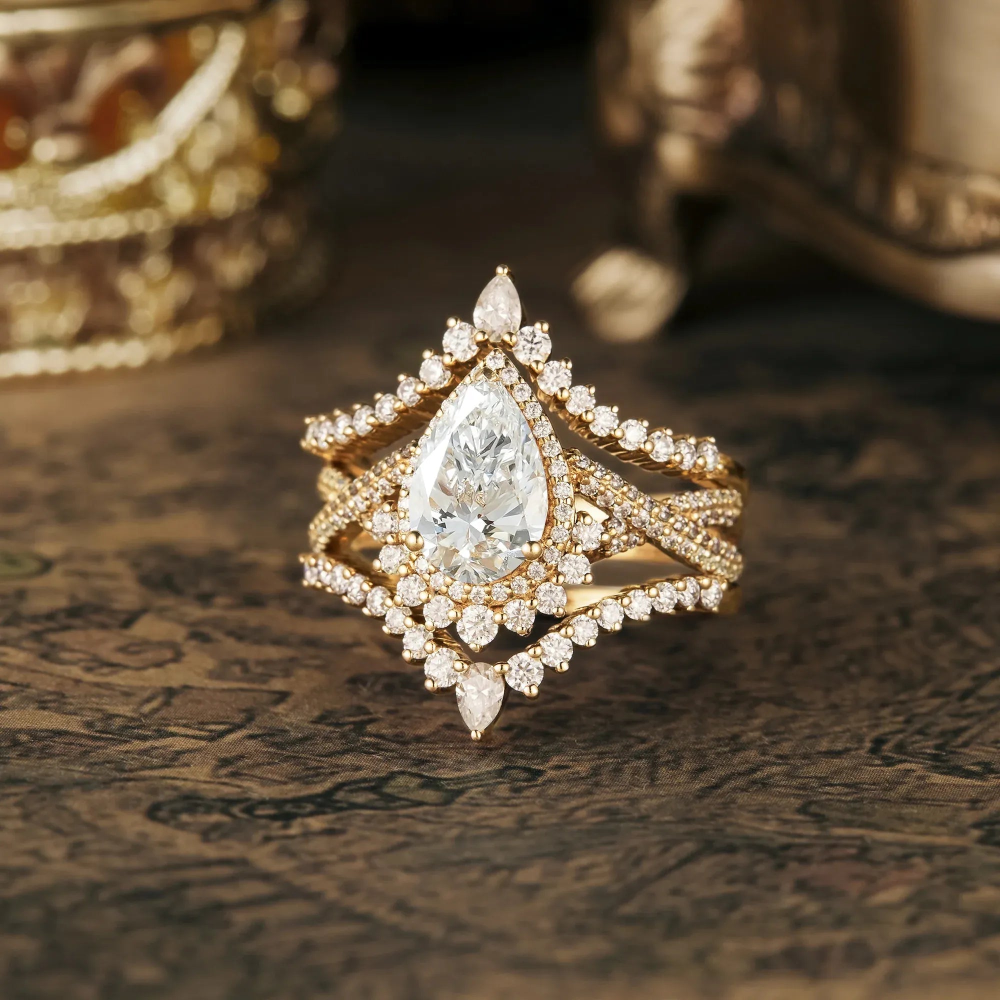 Gorgeous Pear Cut Lab Grown Diamond Engagement Ring Set 3pcs - Amaryllis - GemsMagic - GemsMagic