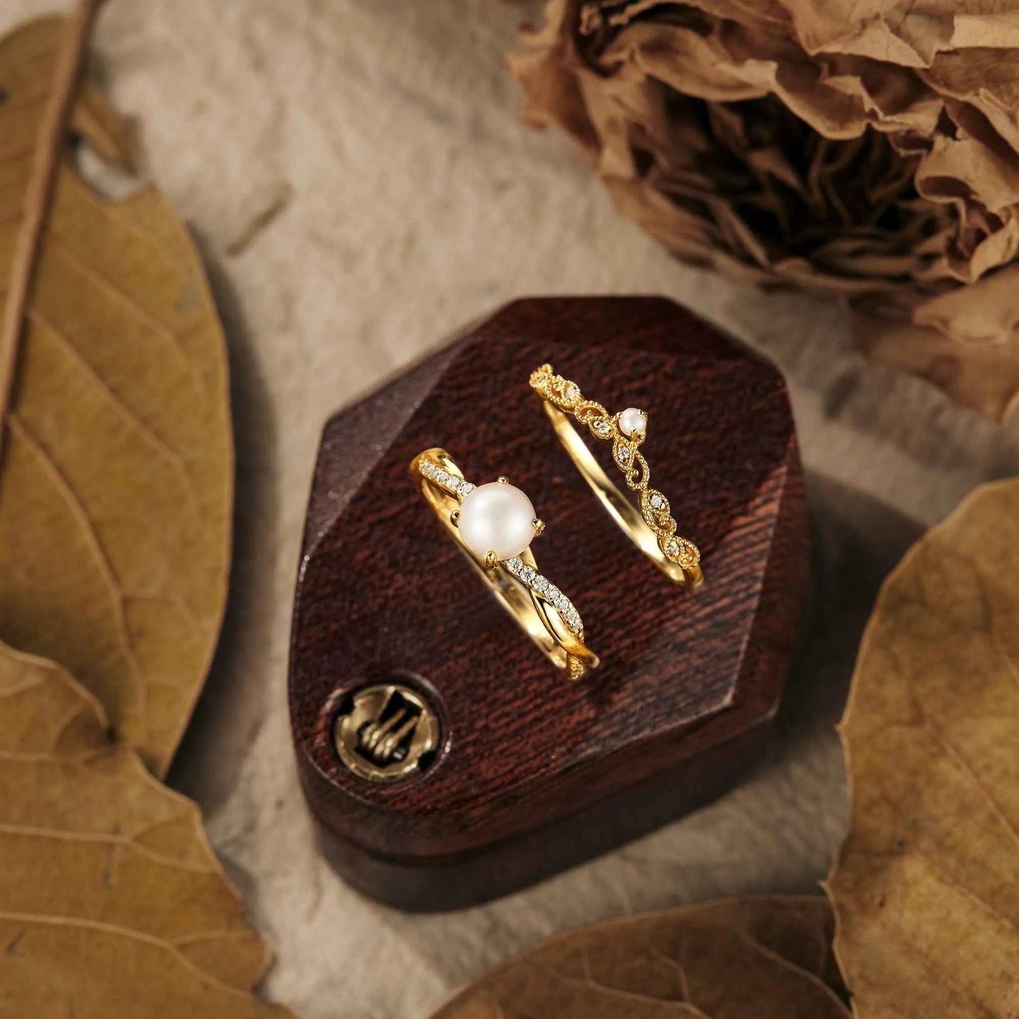 Graceful Pearl Engagement Ring Set 2pcs - GemsMagic - GemsMagic