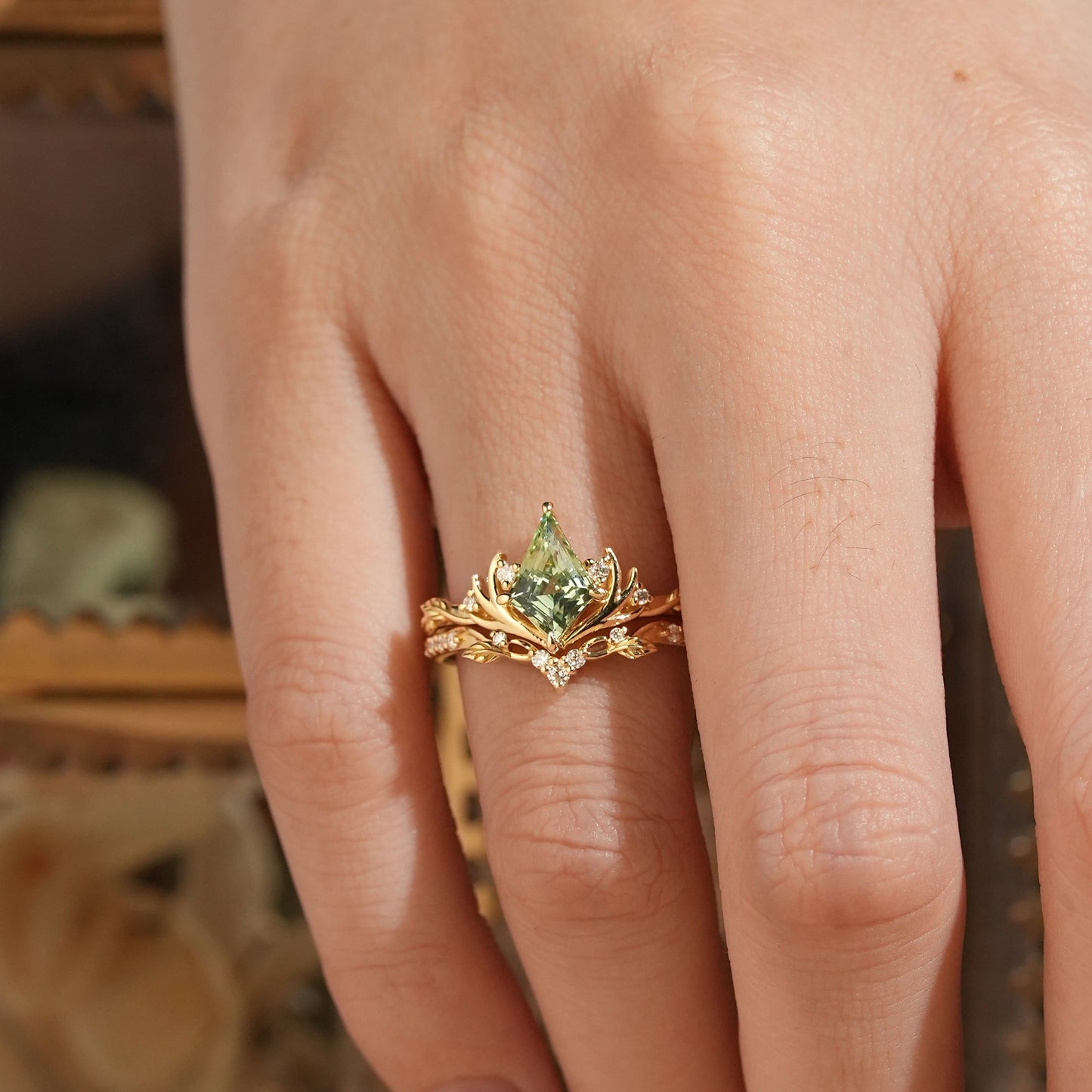 Kite Cut Green Sapphire Stag Inspired Bridal Ring Set Elven Ring Set - GemsMagic