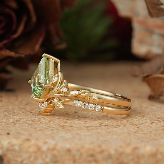 Kite Cut Green Sapphire Stag Inspired Bridal Ring Set Elven Ring Set - GemsMagic