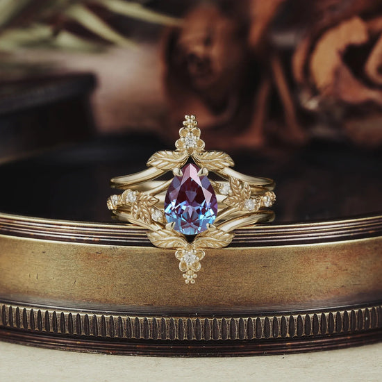 Leaf and Flower Elegance: The Alexanderite Ring Set | Victoria - GemsMagic
