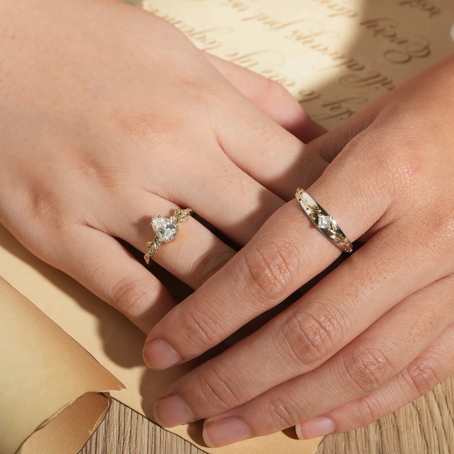 Leaf lnspired Moissanite Couple Ring Set - Lock & Key - GemsMagic