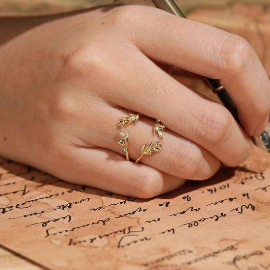 Nature Inspired Natural Emerald Enhancer Wedding Band - GemsMagic - GemsMagic