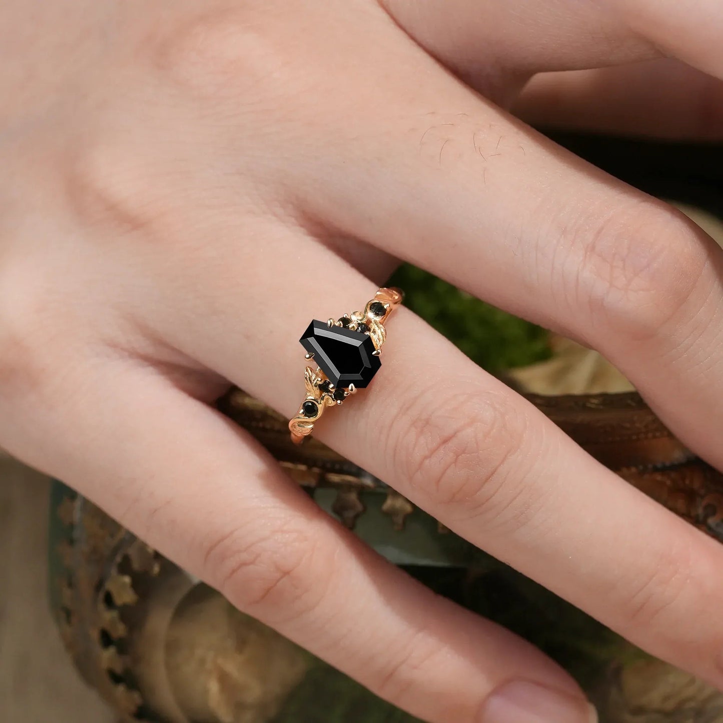 Nature's Embrace: Coffin Cut Black Onyx Leaf Ring - Lila - GemsMagic