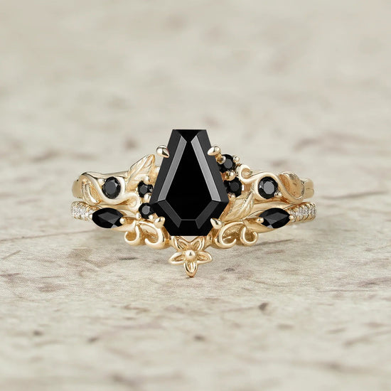 Nature's Embrace: Coffin Cut Black Onyx Leaf Ring Set - Lila - GemsMagic