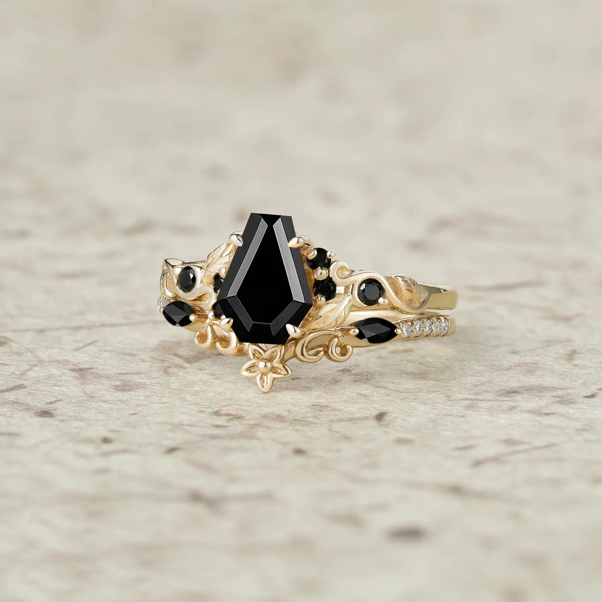 Nature's Embrace: Coffin Cut Black Onyx Leaf Ring Set - Lila - GemsMagic
