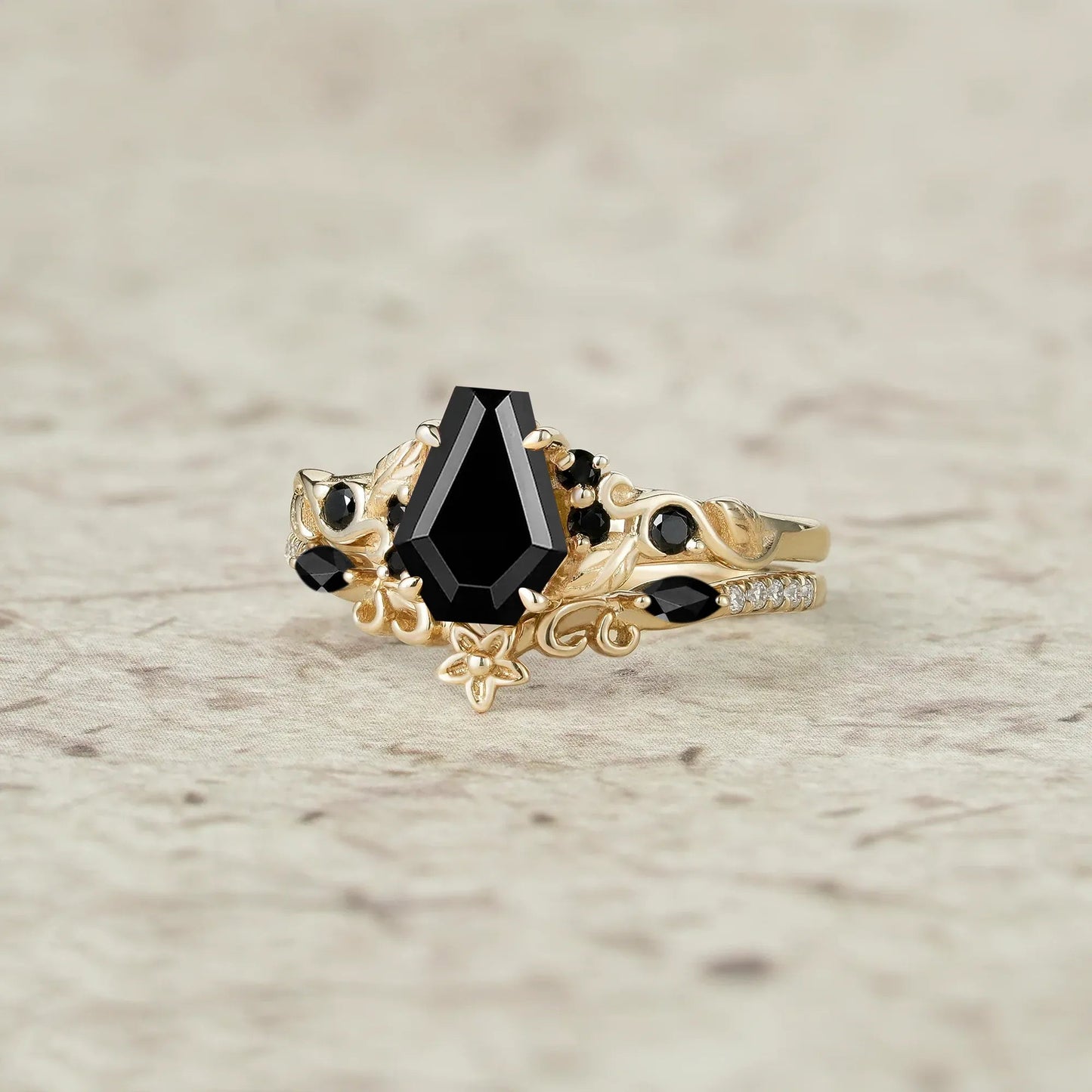 Nature's Embrace: Coffin Cut Black Onyx Leaf Ring Set - Lila - GemsMagic